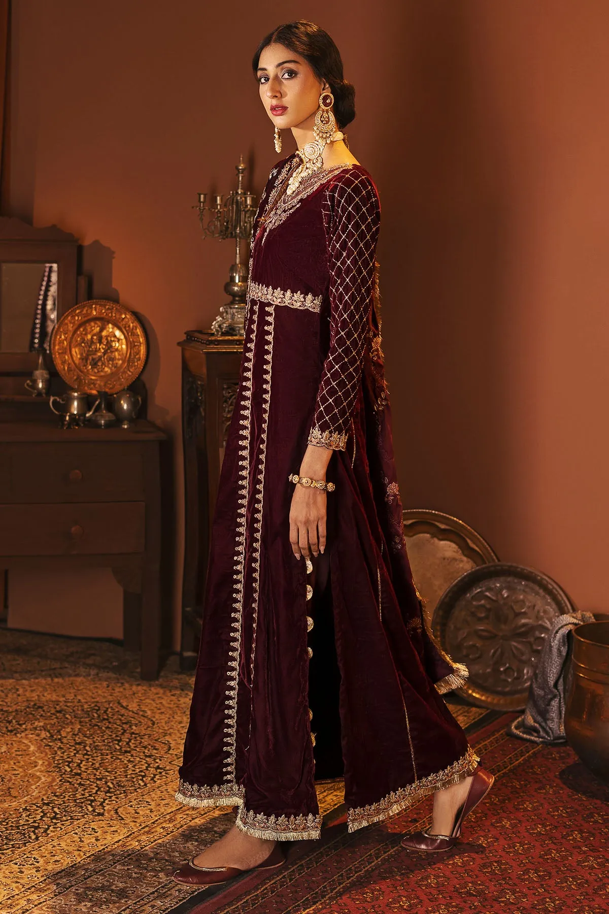3167-JANAN EMBROIDERED VELVET UNSTITCHED