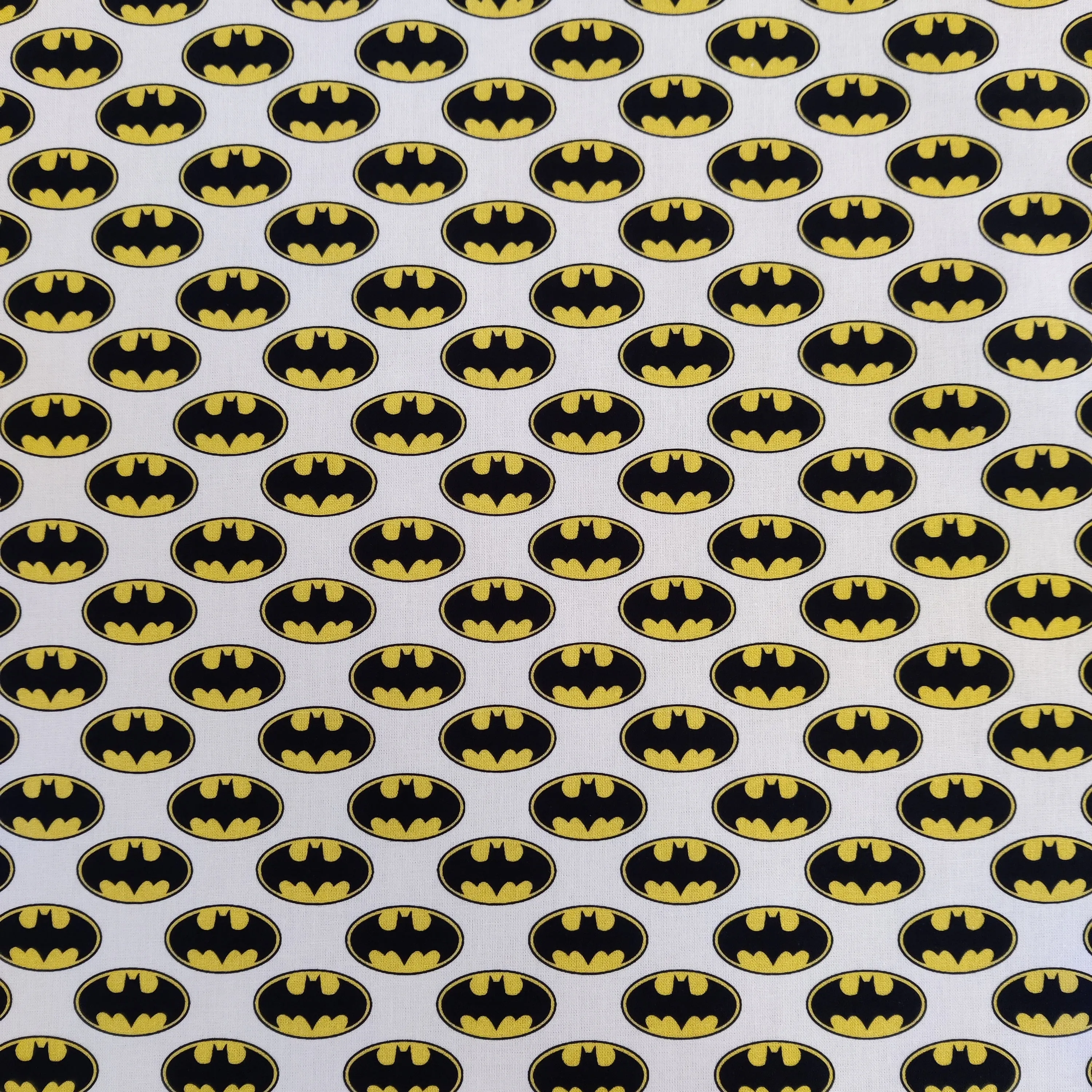 FS636_7 Batman Classic Badge Cotton