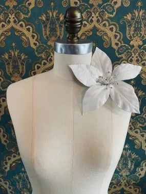 Giglio Flower Brooch