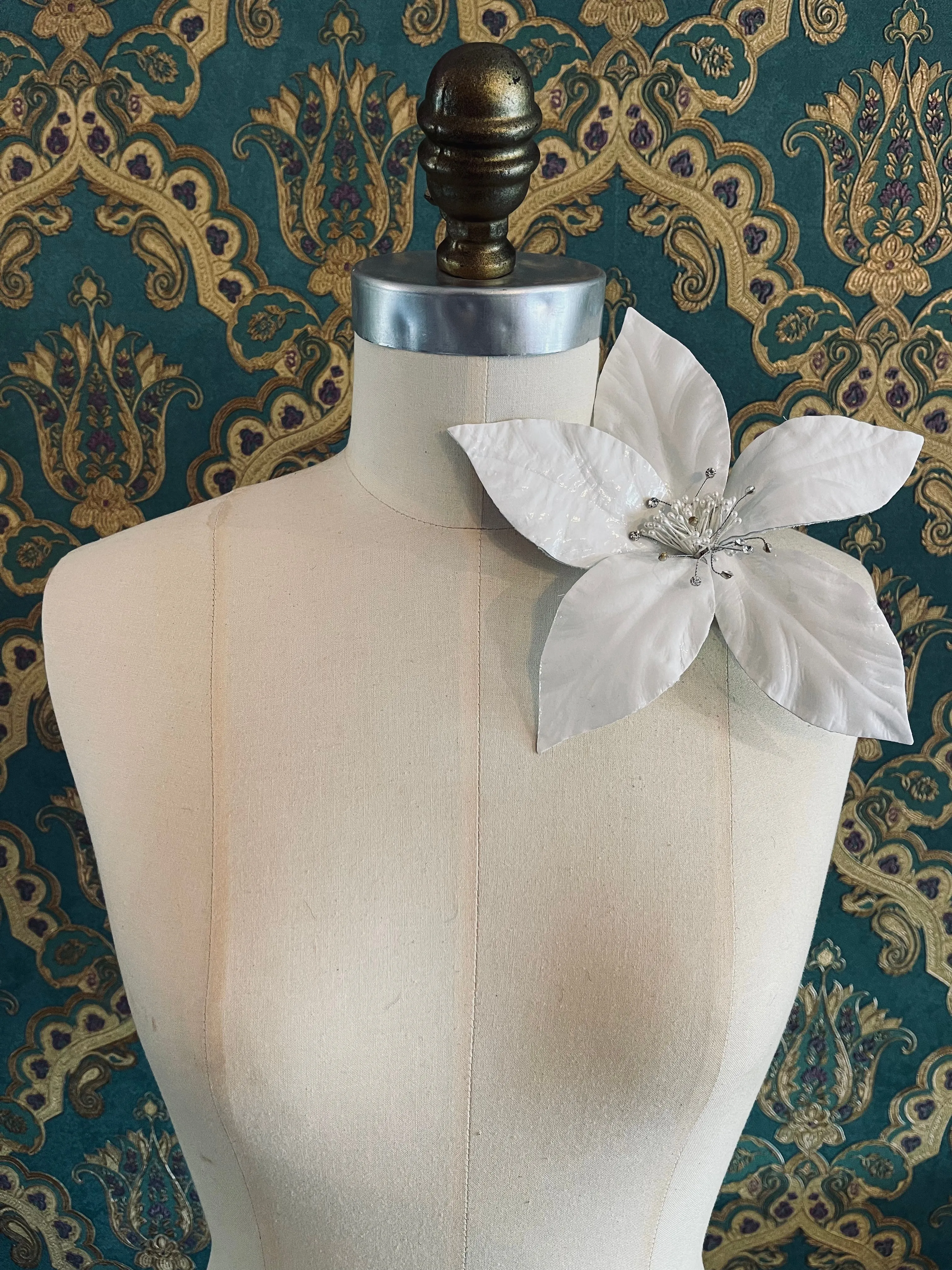 Giglio Flower Brooch