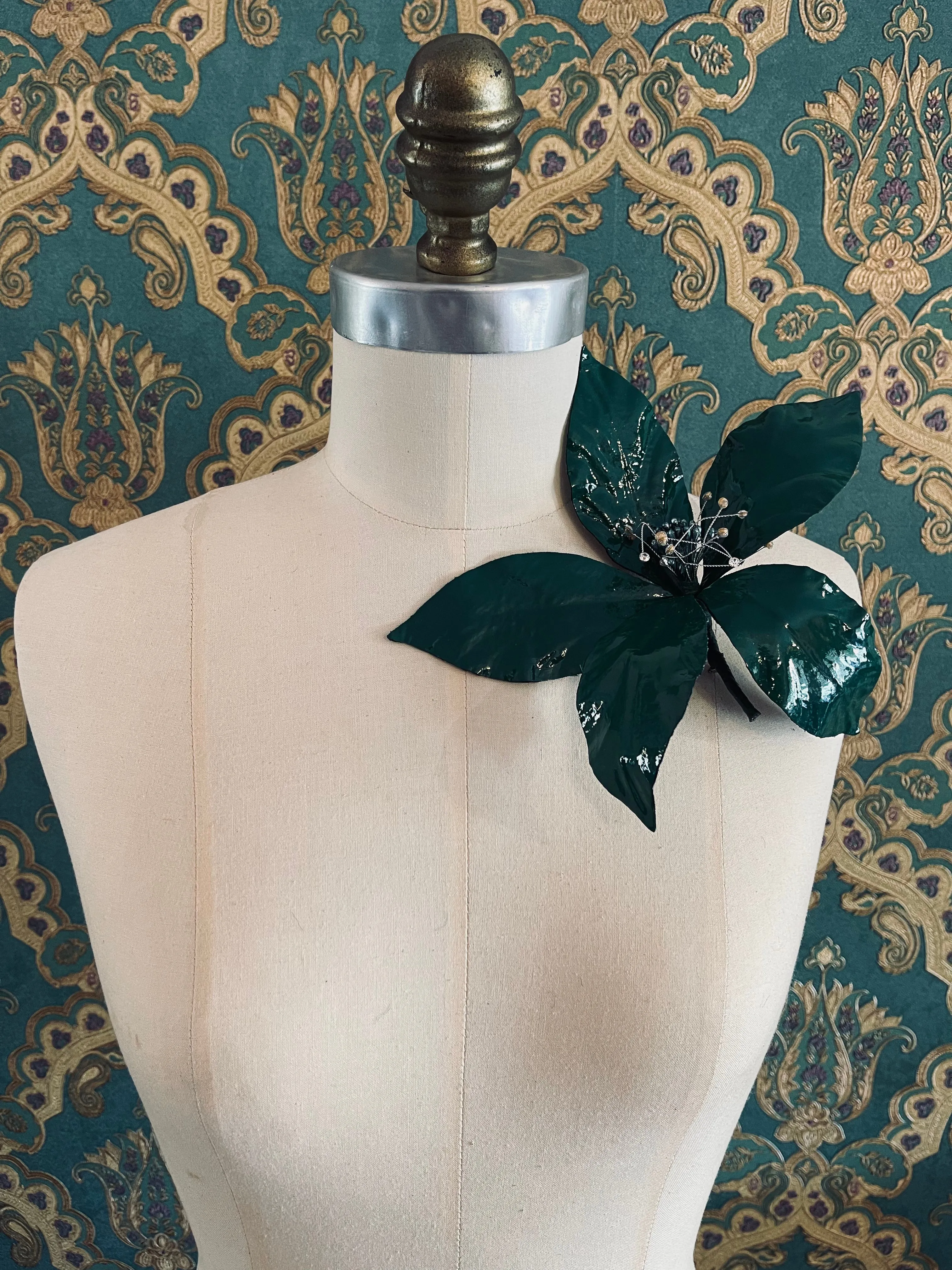 Giglio Flower Brooch