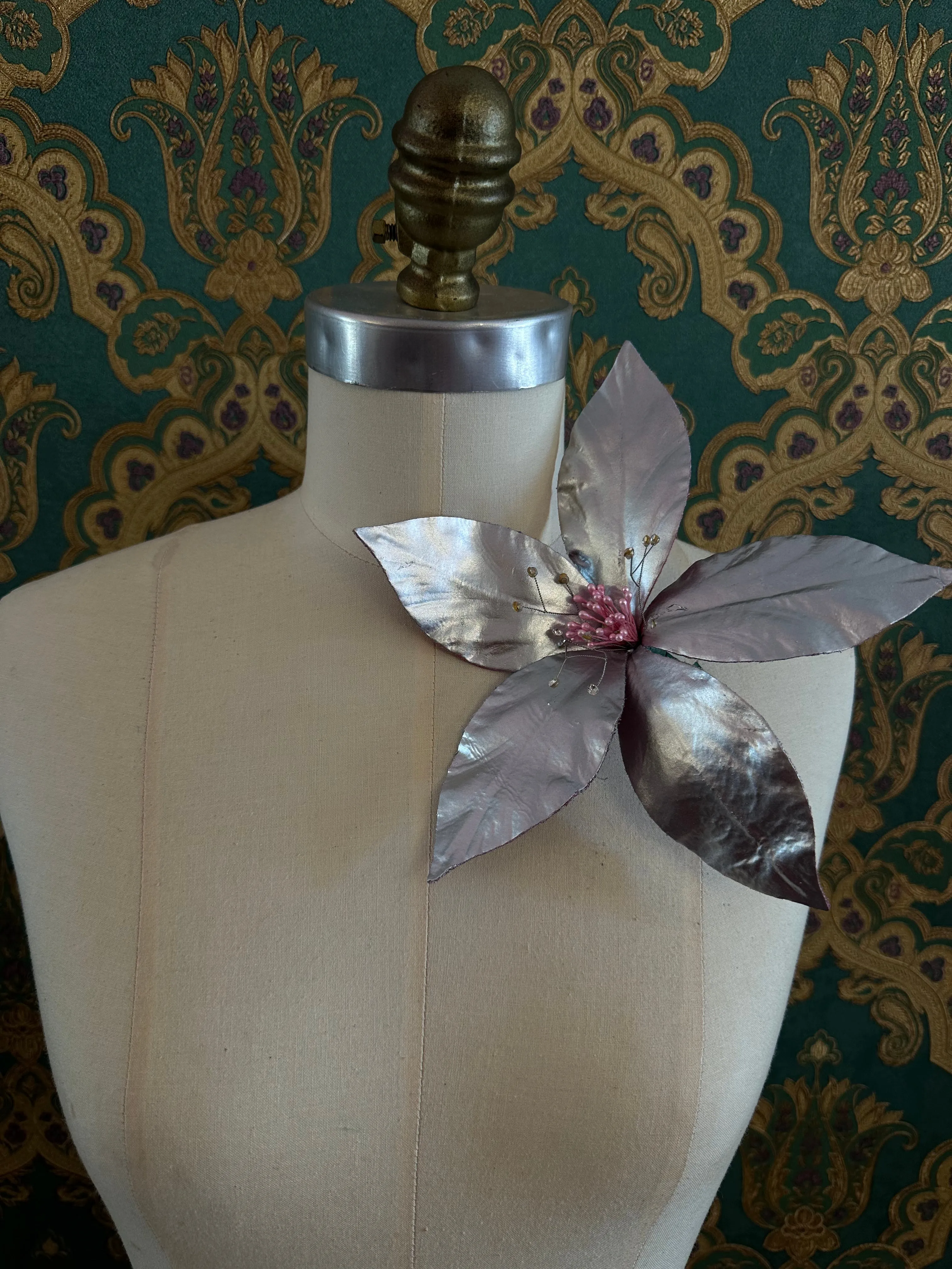 Giglio Flower Brooch