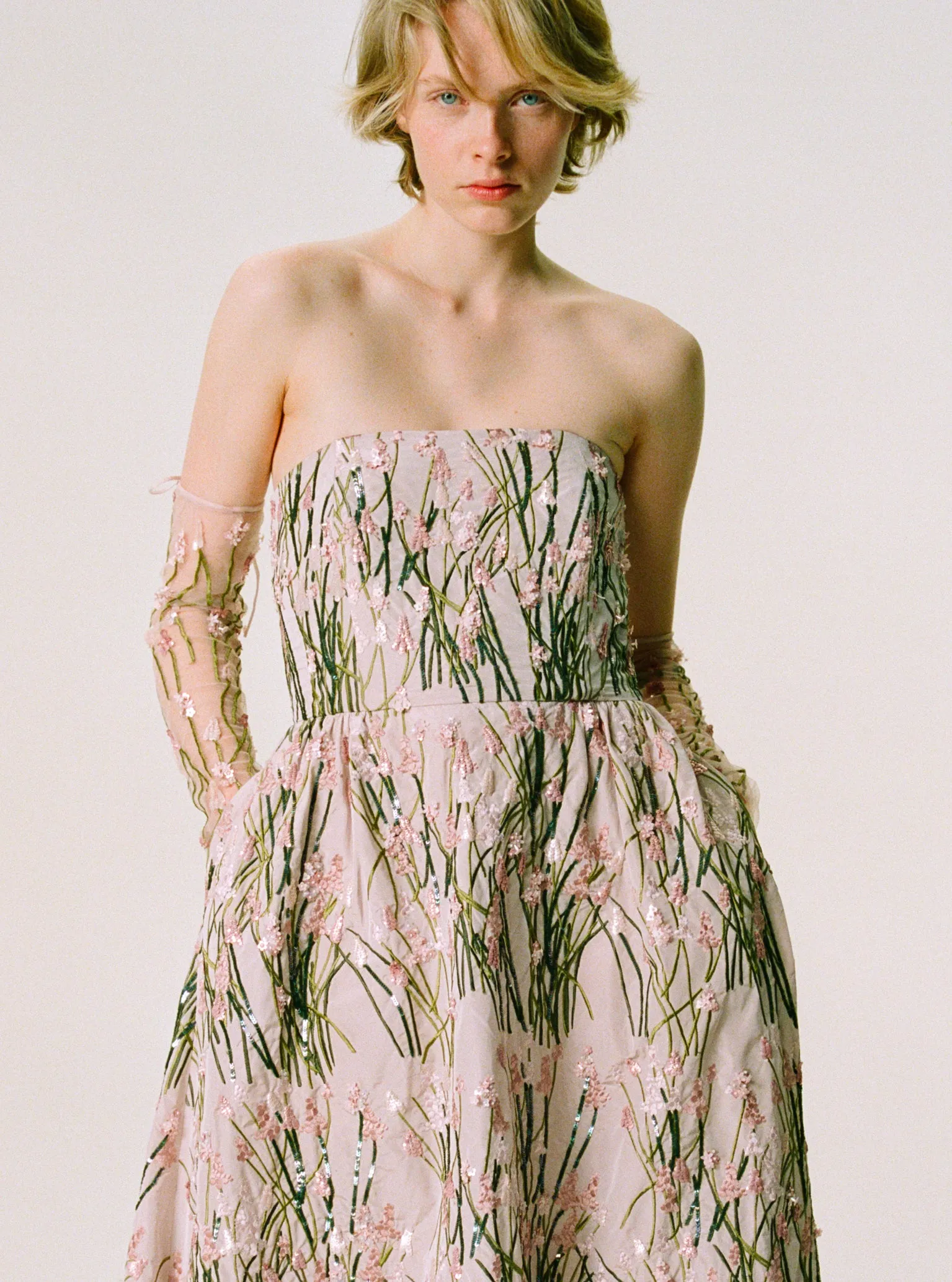 Hand-embroidered gloves