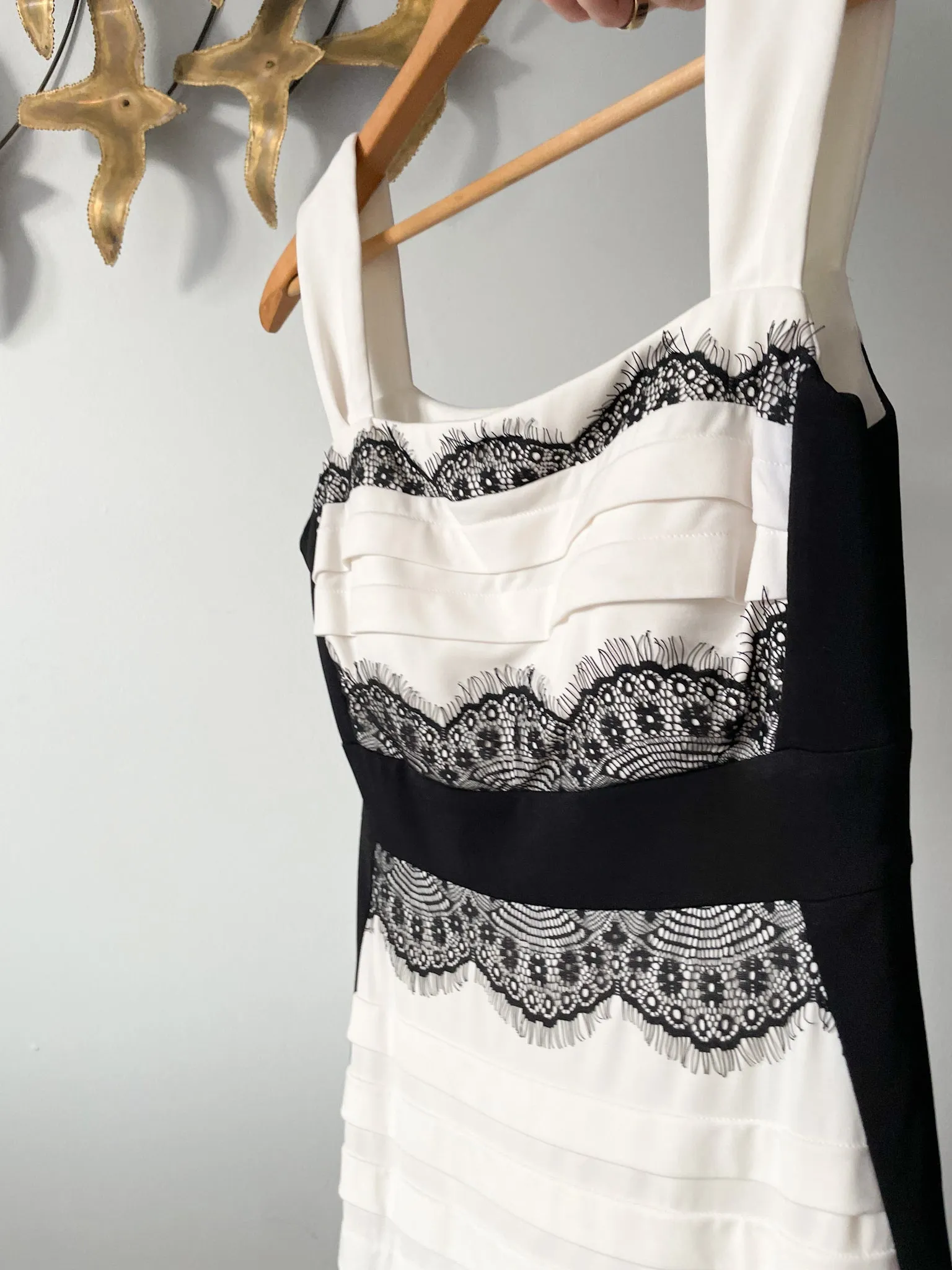 Jax White Black Colour Block Eyelash Lace Sheath Dress - Size 2
