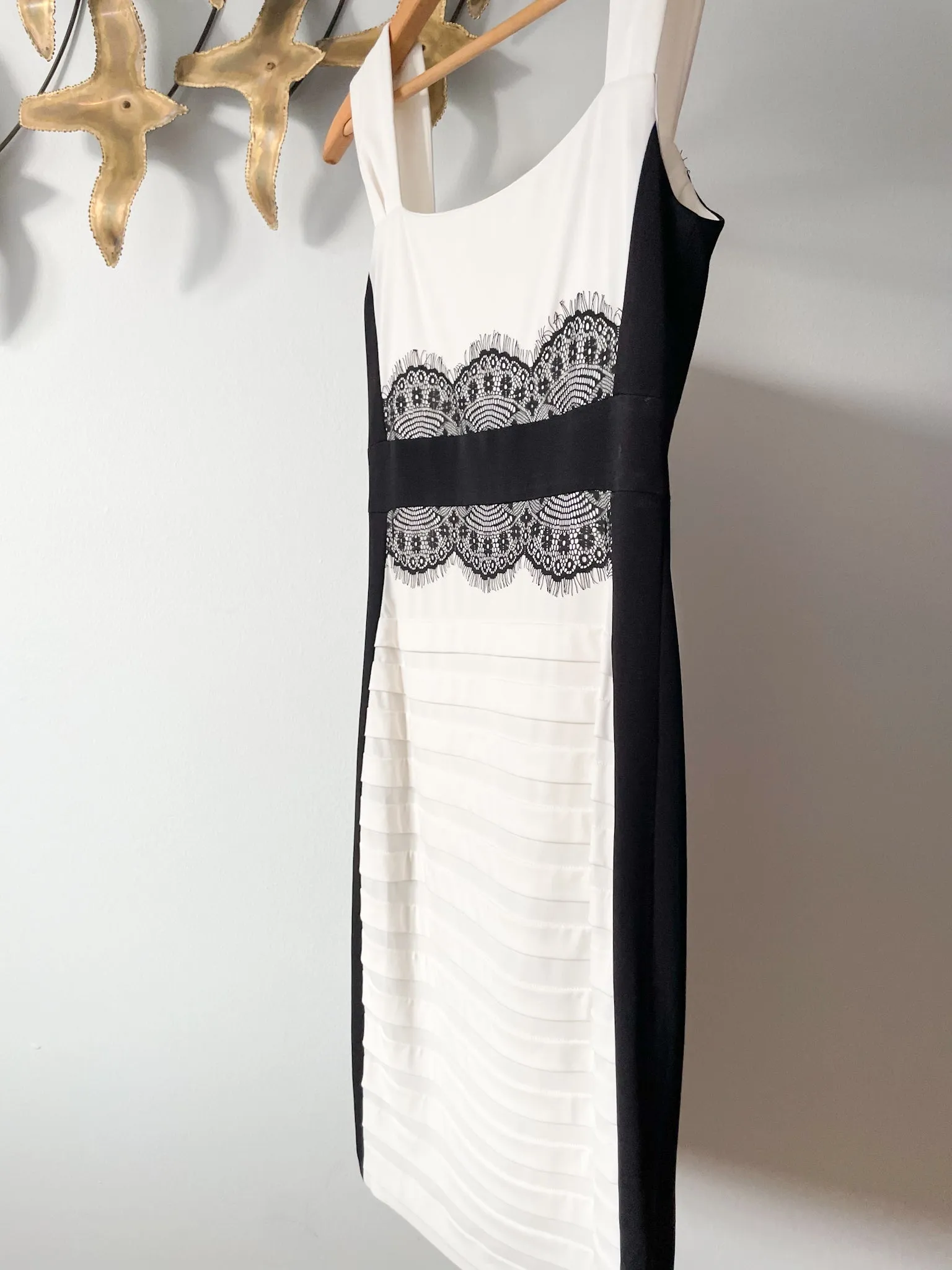 Jax White Black Colour Block Eyelash Lace Sheath Dress - Size 2